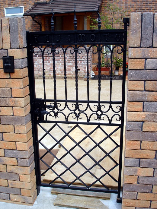 ���[�g�A�C�A������A�S�́A�Α���