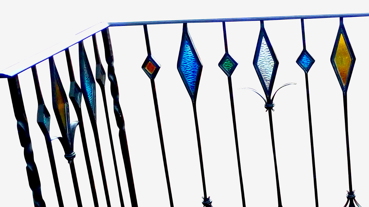 ロートアイアン,吹き抜け,手摺,てすり,手すり,ステンドグラスの手すり