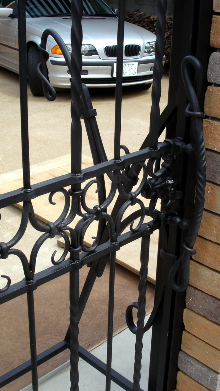 ロートアイアン,引き戸,ロートアイアン門扉,愛媛県