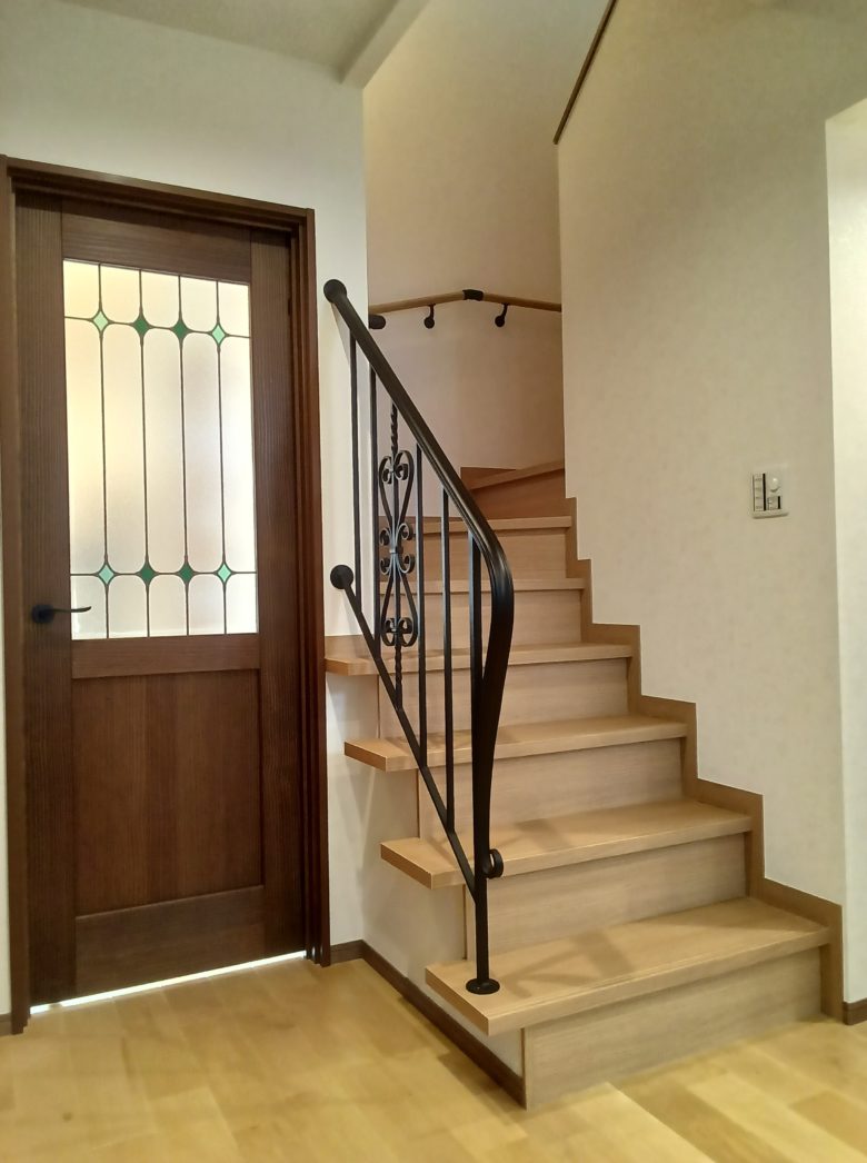 ロートアイアン階段手摺4段分総火造