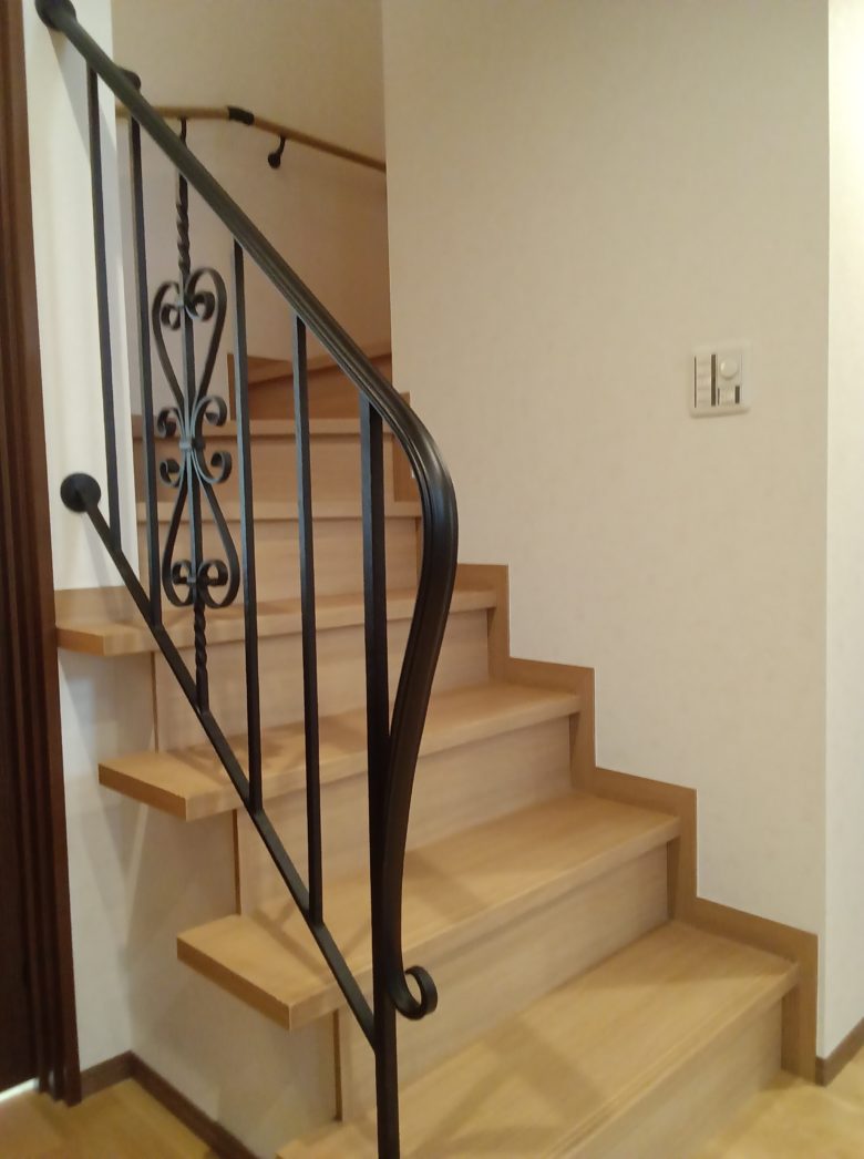 ロートアイアンの階段手摺 アイアン階段手すり